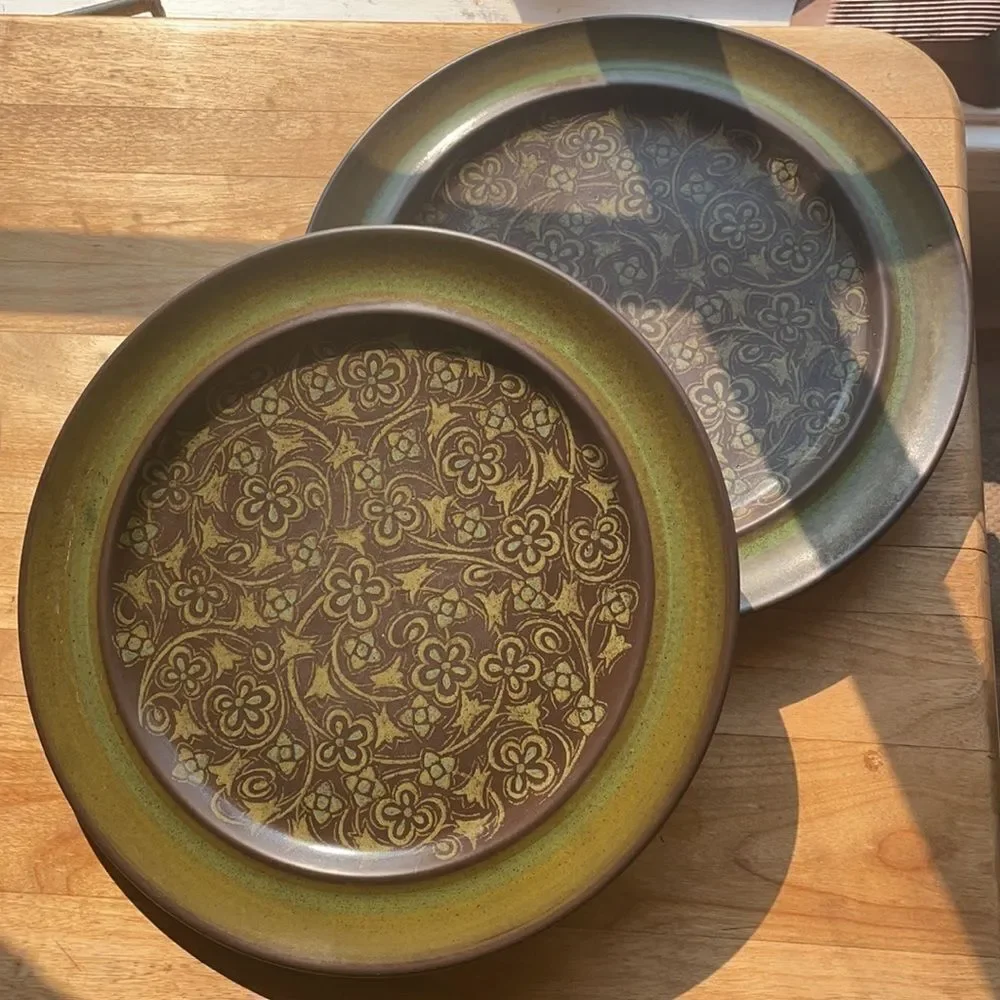 Vintage Franciscan brown and green scroll Earthenware dinner plates